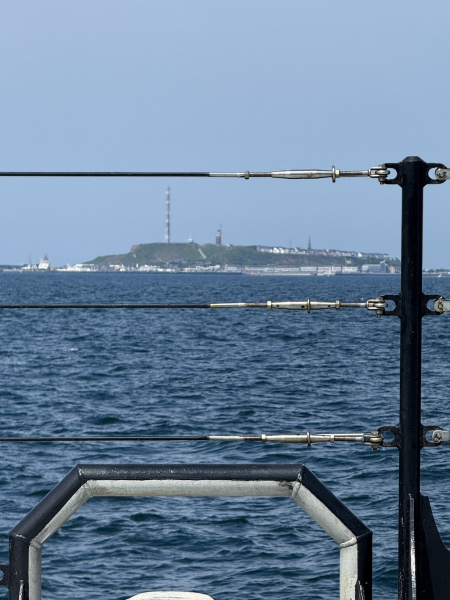 Helgoland in Sicht vom Halunder Jet