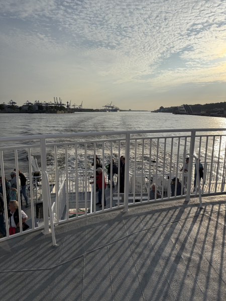 Sonnenuntergang auf dem Rückweg im Hamburger Hafen
