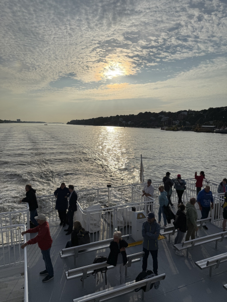 Sonnenuntergang auf dem Rückweg im Hamburger Hafen